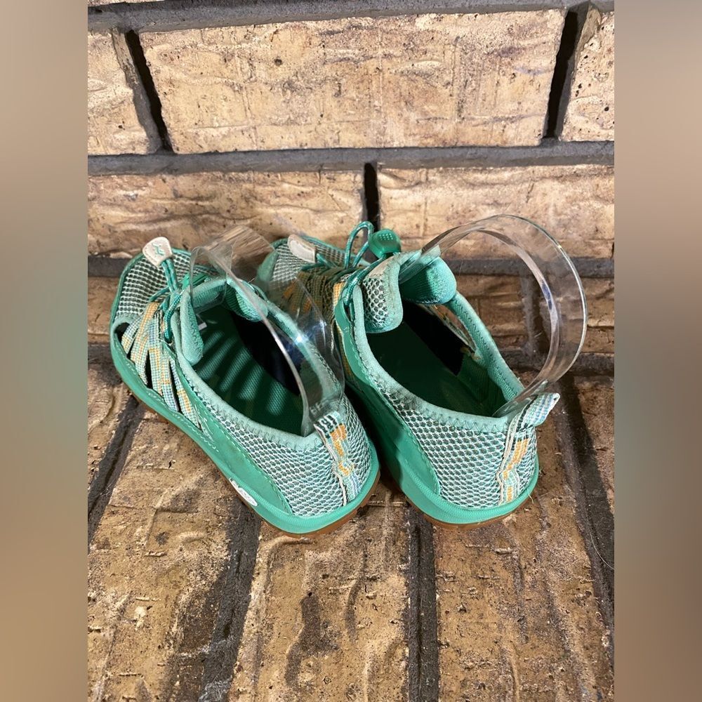 Chacos‎ - Picture 2 of 5